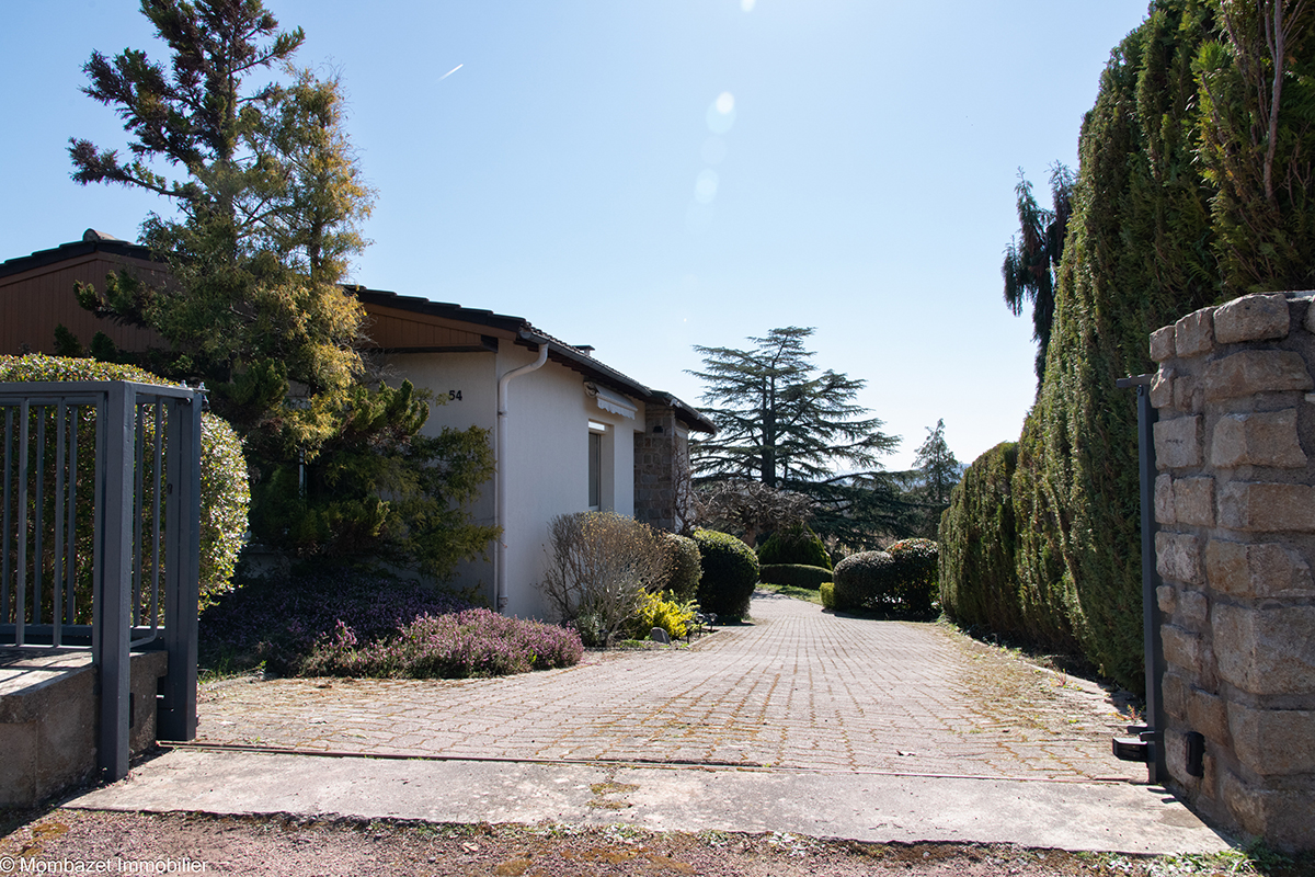 Maison 6 pièces 106 m² · à Châtel-Guyon · 106 m² · 296 900 €